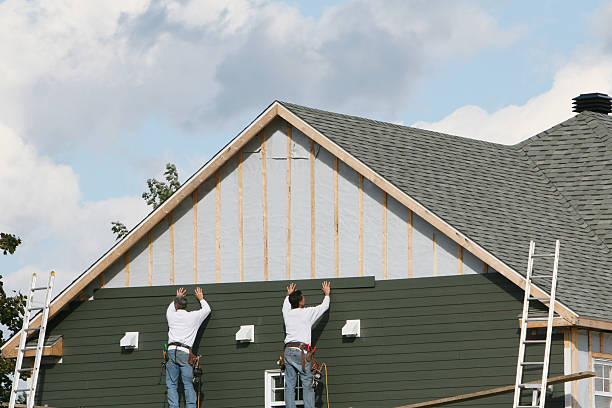 Professional Siding Replacement technician working in Greensburg, PA